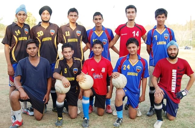 Modern Sandeepni School Gallery 51