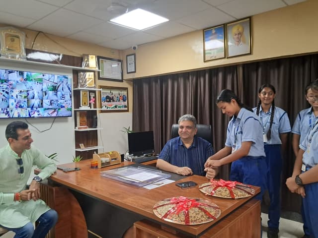 Modern Sandeepni School Gallery 38