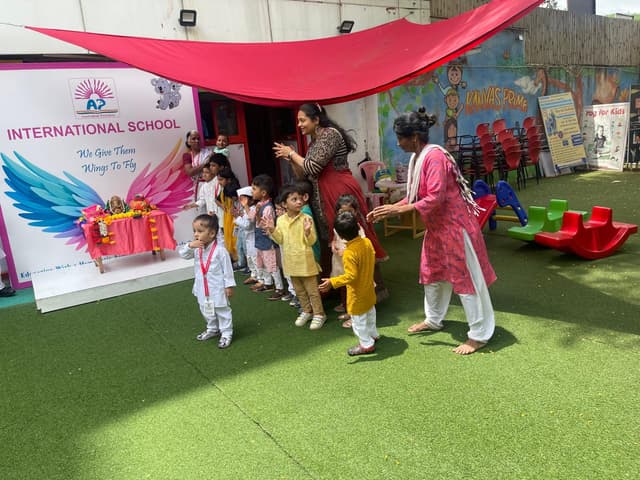 Australian Practices Canvas International School Gallery 18