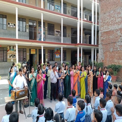 Modern New Delhi Public School Gallery 40