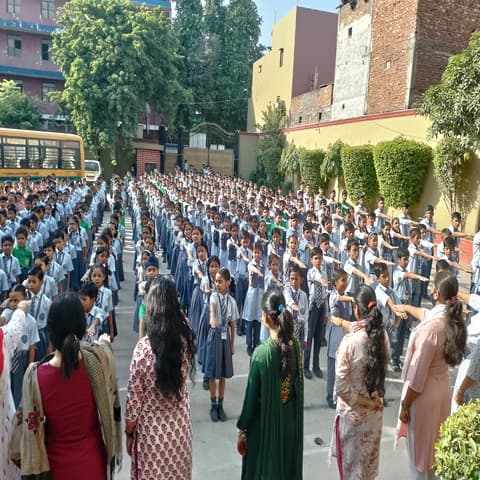 Modern New Delhi Public School Gallery 32