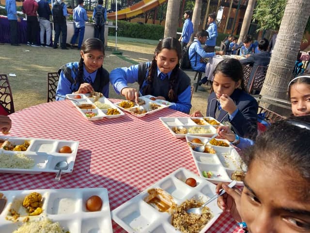 Navjeevan Adarsh Public School Gallery 25