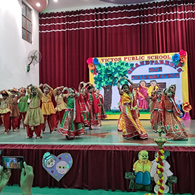 Victor Public School Gallery 16