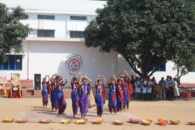The Vivekanand School Gallery 32