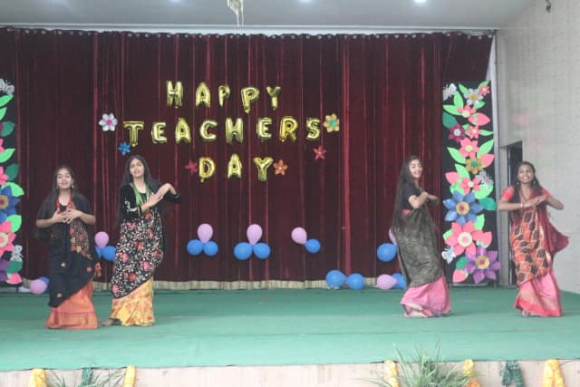 The Vivekanand School Gallery 28