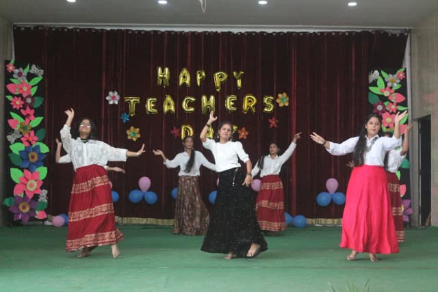 The Vivekanand School Gallery 26