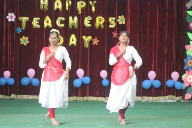 The Vivekanand School Gallery 25