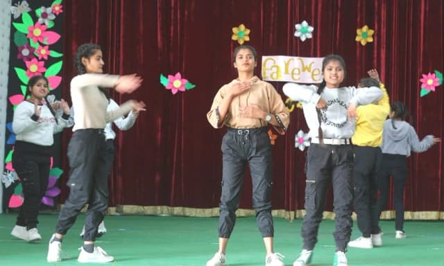 The Vivekanand School Gallery 22