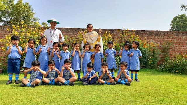 Kanossa Convent School Gallery 27