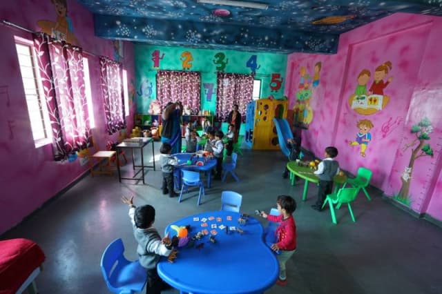 B L International Smart School Gallery 9