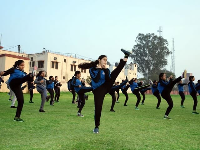 Chaman Vatika Gurukul Gallery 13