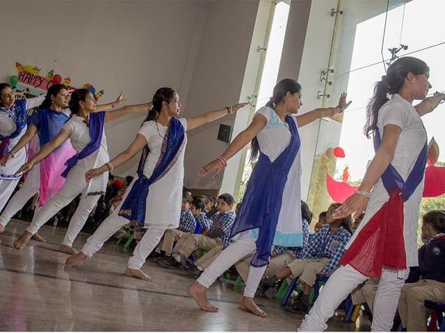 Greater Noida World School Gallery 19