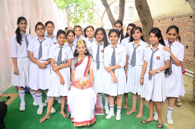 Holy Child Model Sec. School Gallery 13