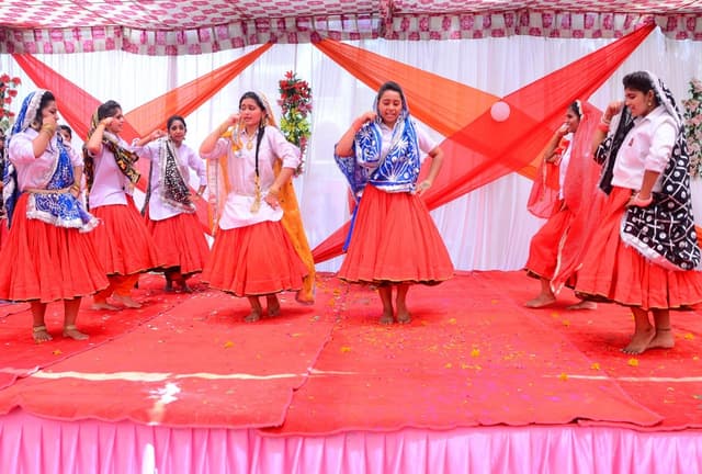 Holy Child Model Sec. School Gallery 6