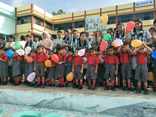 Holy Cross Co-Ed School Gallery 6