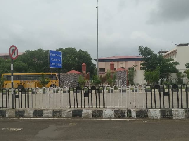 Holy Family Convent School Gallery 3