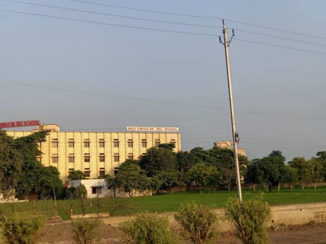 Holy Cross Senior Secondary School Gallery 3