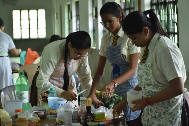 Julien Day School Gallery 14