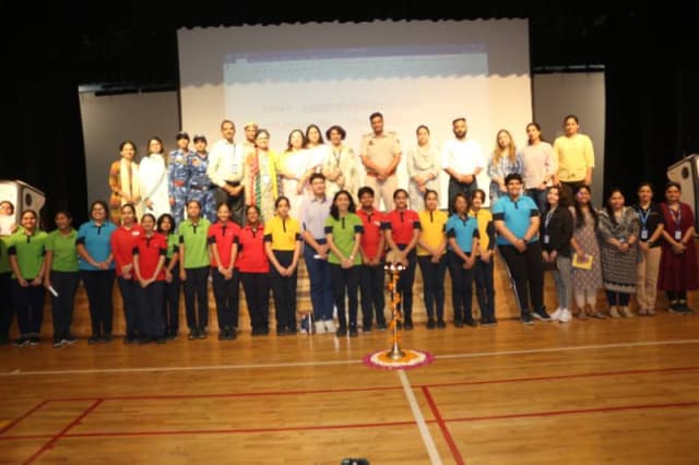 Shiv Nadar School Gallery 7