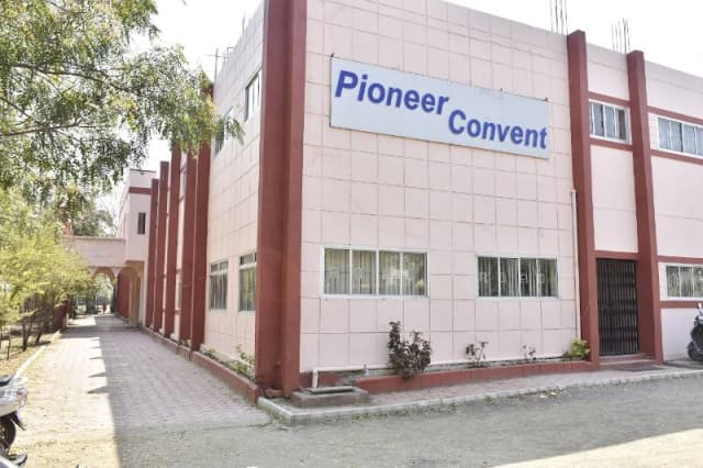 Pioneer Convent School Gallery 12