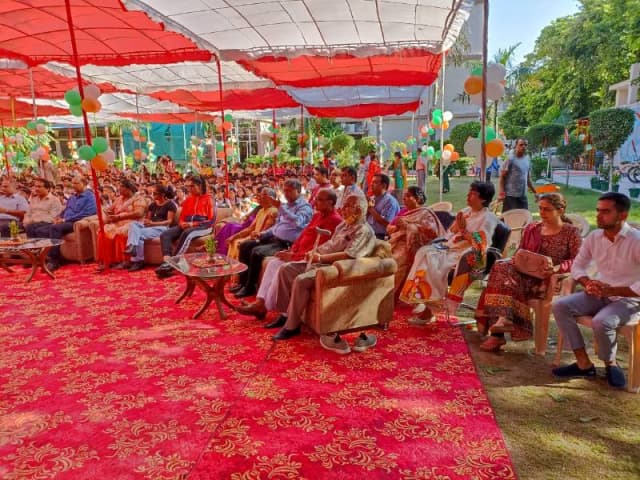 Shri Sanatan Dharam Saraswati Bal Mandir Sr Sec School Gallery 8