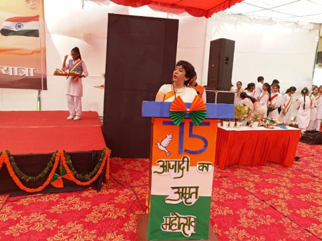 Shri Sanatan Dharam Saraswati Bal Mandir Sr Sec School Gallery 9