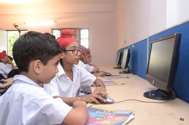 Guru Nanak Public School Gallery