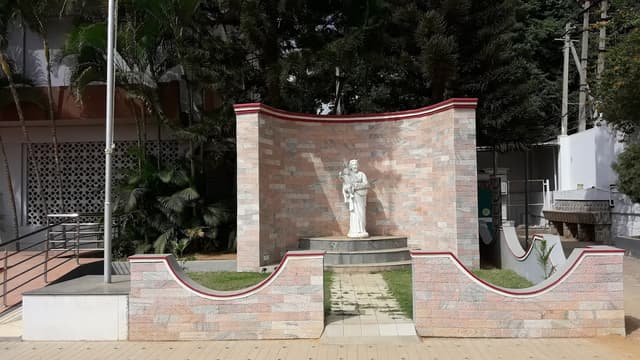 Holy Cross School Gallery