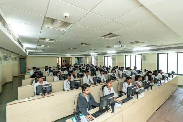 Arihant College of Arts, Commerce and Science Gallery