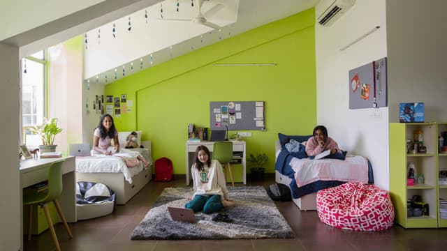 Stonehill International School Gallery