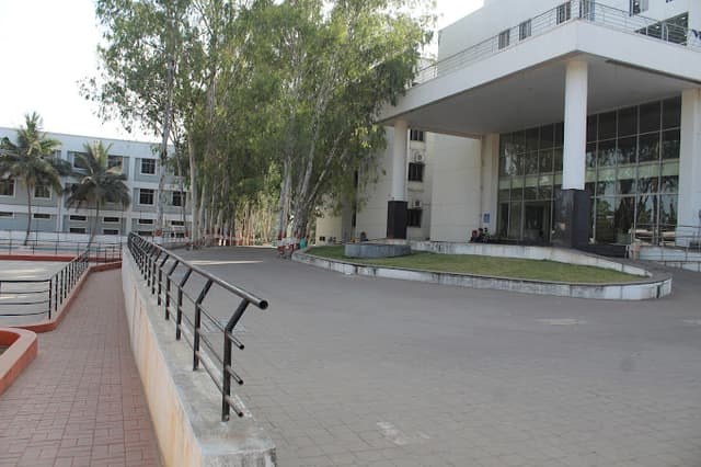 Rasiklal M. Dhariwal International School Gallery