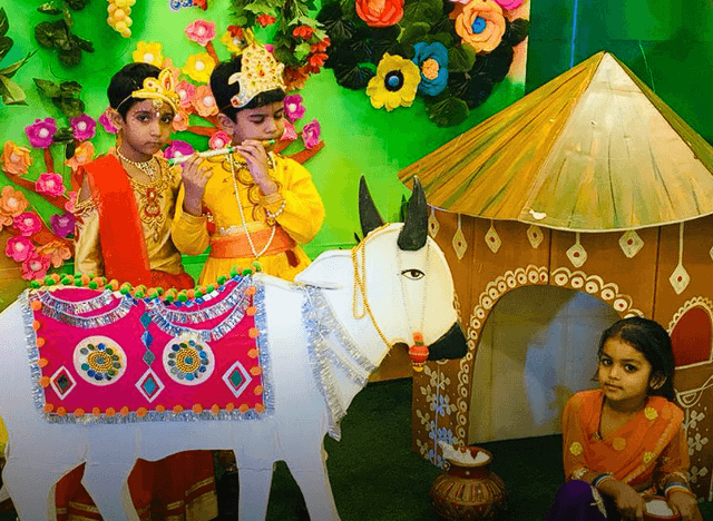 Warren Academy School Gallery