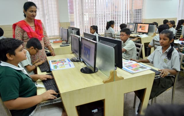 Universal Public School Gallery