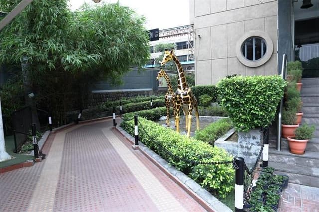 Arwachin Bharti Bhawan Sr. Sec. School Gallery