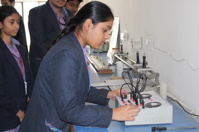 Mahashay Chuni Lal Saraswati Bal Mandir Sr Sec School Gallery