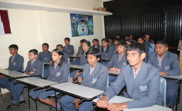 Glitzy Public School Gallery