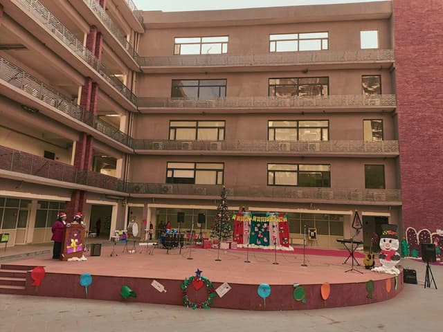 The Vivekananda School (Senior Branch) Gallery