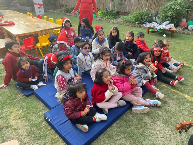 Modern Montessori International Gallery 13