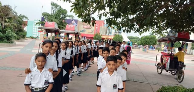 The Earth Paradise School Gallery 33