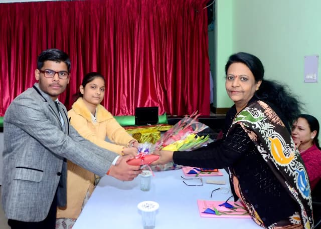 New Public College Gallery 4