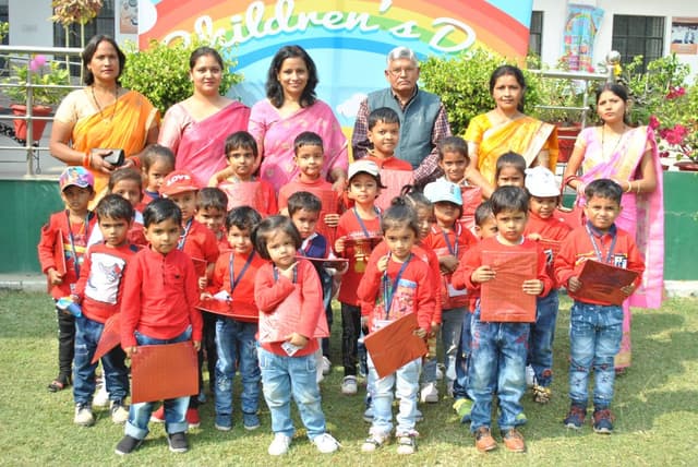 Pioneer Montessori School Gallery 26