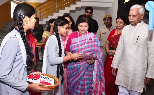 Pioneer Montessori School Gallery 22