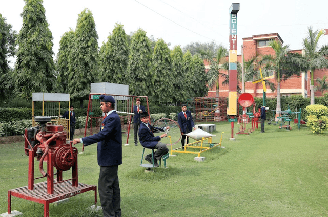 The Mann School Gallery 19