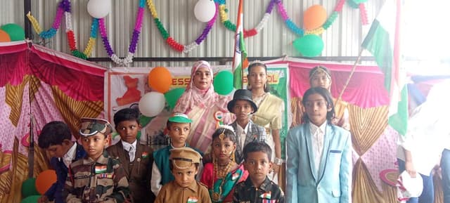 Success Creative School
Gallery 17