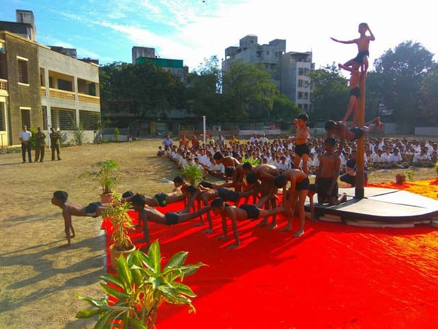 Deccan Education Society's New English School Gallery 2