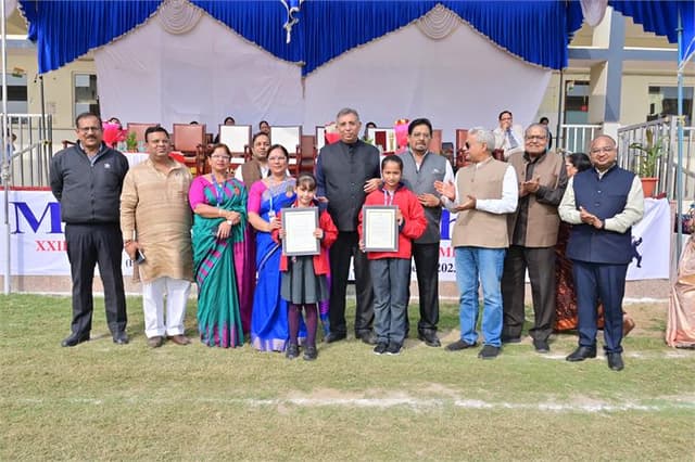 M M Public School Gallery 23