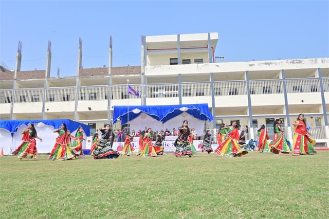 M M Public School Gallery 22