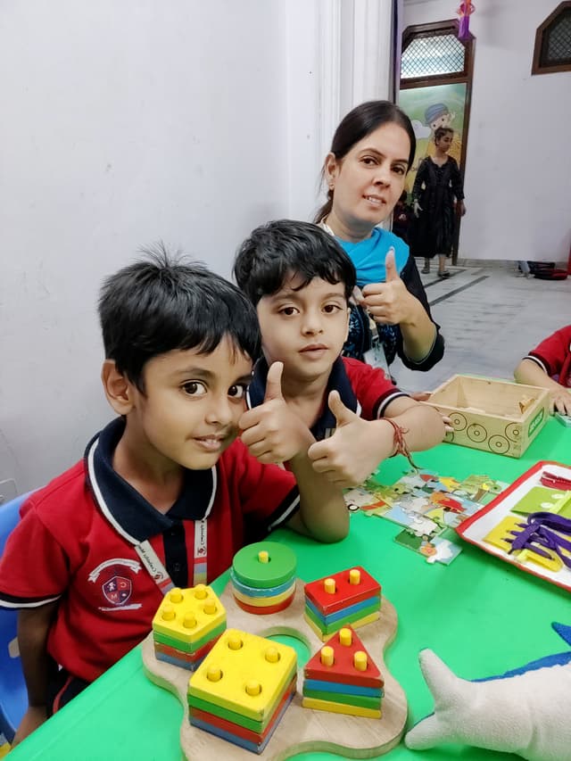 Cambridge Montessori Junior Gallery 7