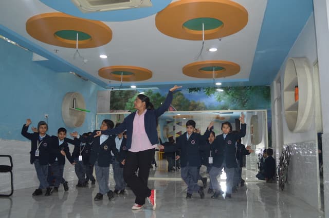 Sheetla Global School Gallery 1