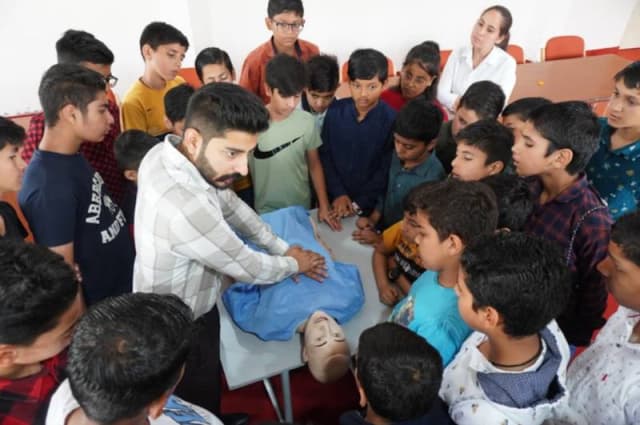 Alpenstock World School Gallery 13